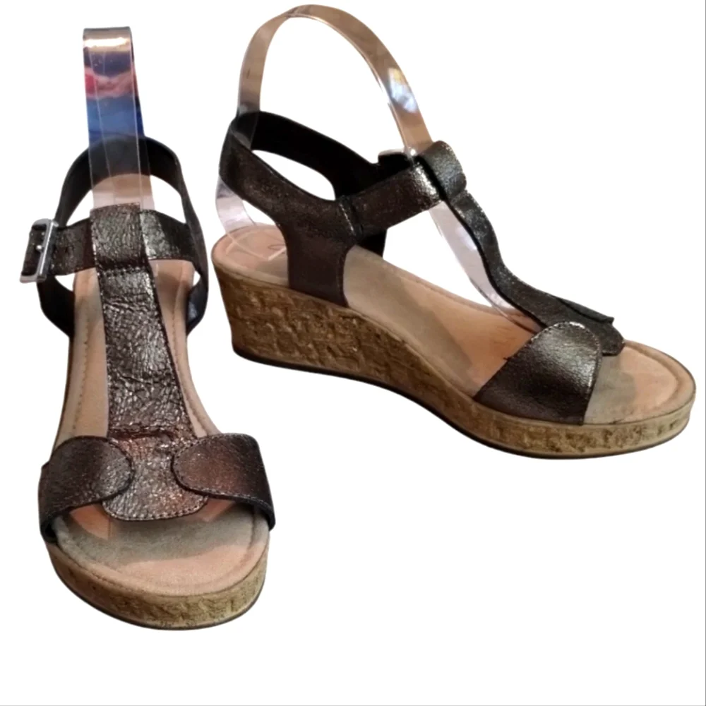 Clarks Pewter Color Metallic Wedge Sandals Size 7 1/2